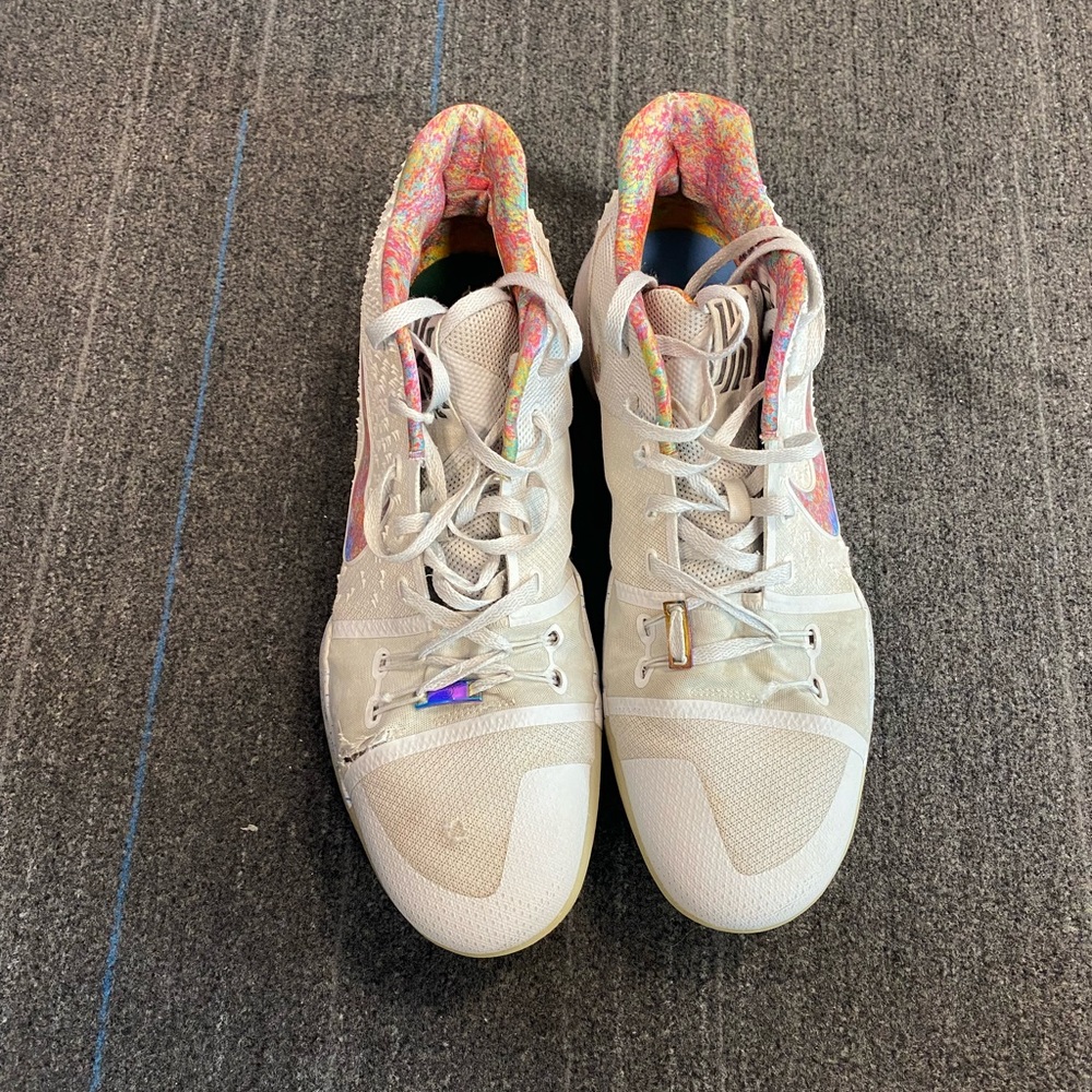 Size 17 EYBL Kyrie 3